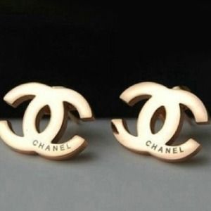 ❤HOLD❤CC logo earrings
