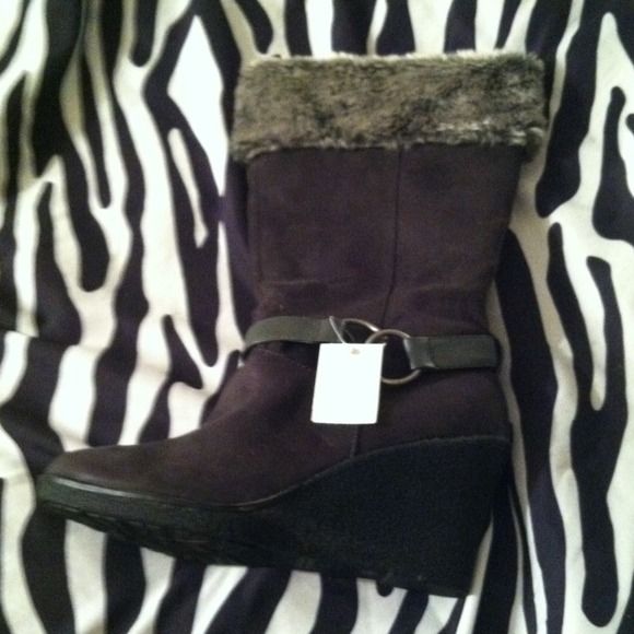 wedged winter boots - Picture 1 of 3