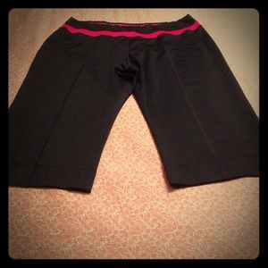 NIKE Dri Fit Work Out Crops