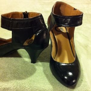 Black closed toe and closed heel