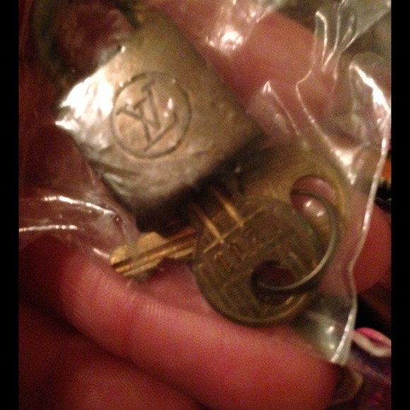 👜👜AUTHENTIC LOUIS VUITTON SPEEDY 40👜👜 - Picture 4 of 4