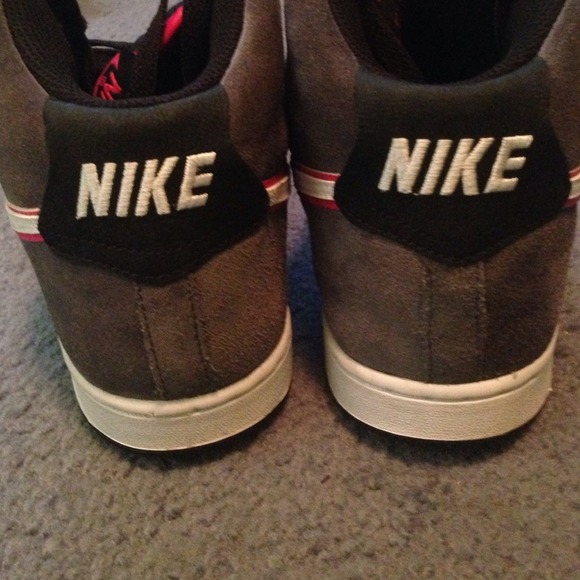 Nikes - Picture 3 of 3