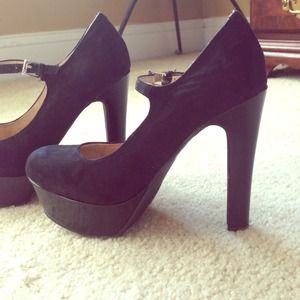 Guess Black Mary Jane pumps!!!! Worn once!!