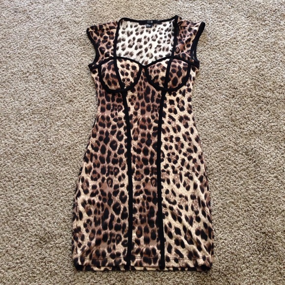 🚫SOLD🚫 Leopard Bodycon Mini - Picture 2 of 3