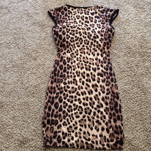 🚫SOLD🚫 Leopard Bodycon Mini - Picture 3 of 3