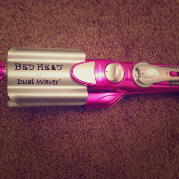 Low price Bed head dual waver iron