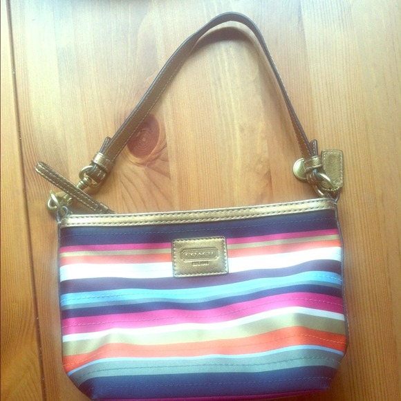 Authentic coach purse! Near perfect condition!