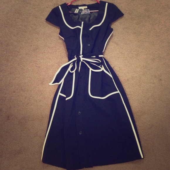 Sandra darren Dresses & Skirts - Never worn dress