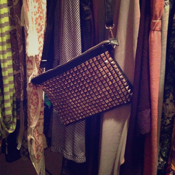 Adorable crossbody with studs! - Picture 1 of 1