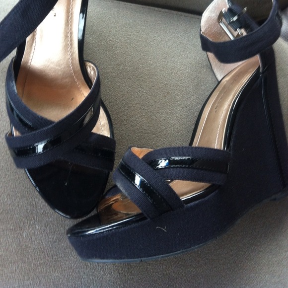 BCBG wedges