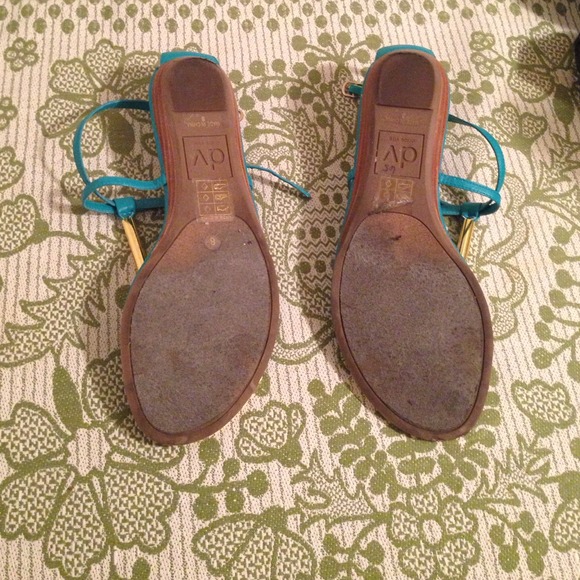 ⛔️SOLD SOLD ⛔️Dolce Vita sandals size 8 - Picture 3 of 3