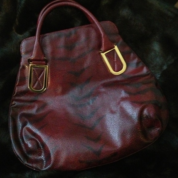 **SOLD LOCALLY** B. Mischka red handbag. - Picture 2 of 4