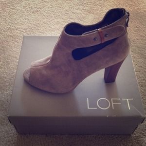 NWT Desert Sand Suede Booties