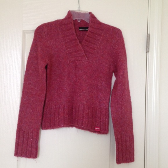 NWT DKNY sweater -M - Picture 1 of 2