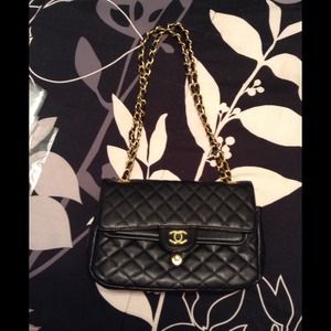Chanel  chain quilted purse black leather