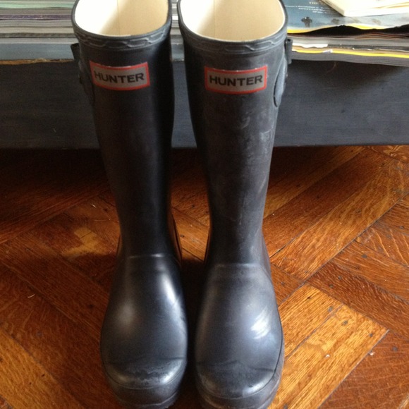 Navy blue hunter rainboots