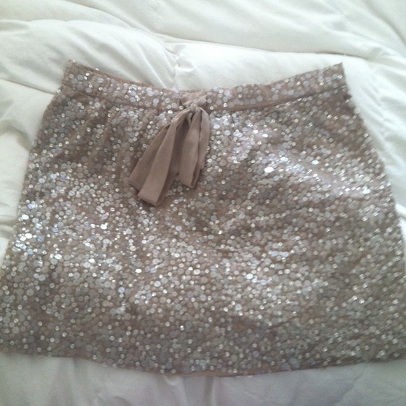 ***SOLD*** NWT Ann Taylor sequin mini skirt Sz XL