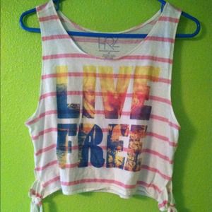 super trendy crop top!