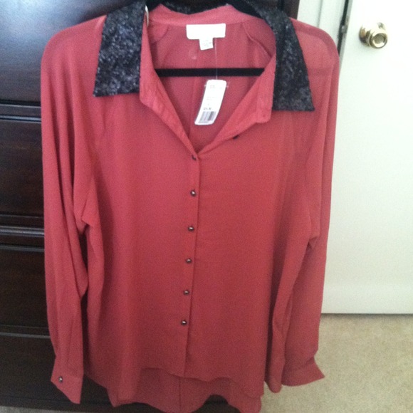 NWT f21 burgundy blouse w/ black sequin collar 2x