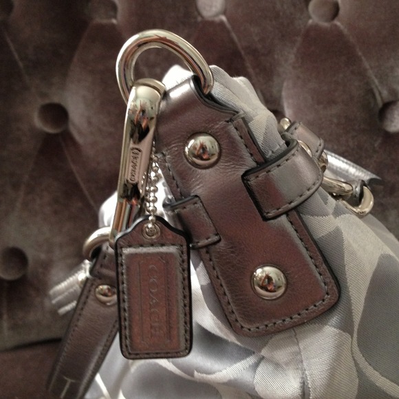 Sold - Picture 3 of 3