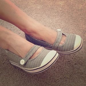 Roxy casual shoes