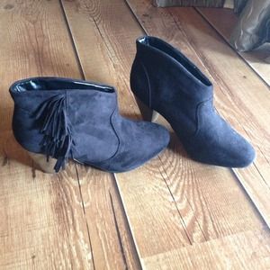 New Fringe Booties 💋