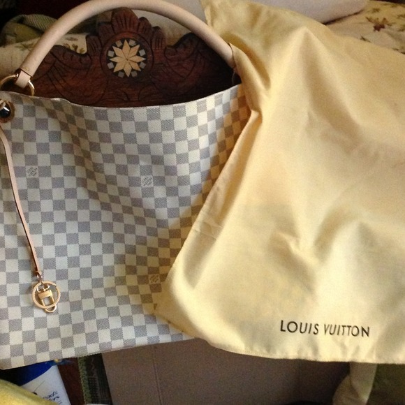 Sharing - Picture 2 of 4