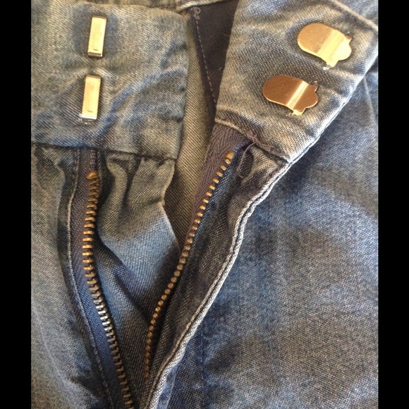 Comfy chambray shorts - Picture 2 of 4