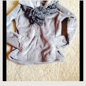 GREY NWOT NORTH FACE PULLOVER $63 ✨