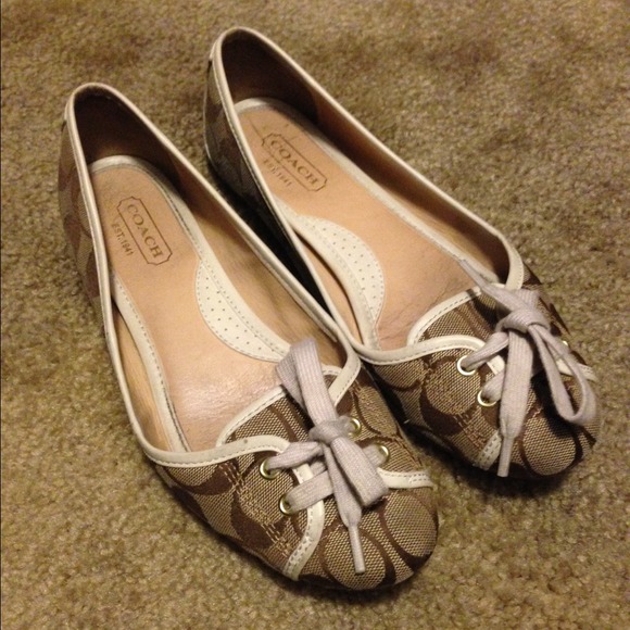 Coach flats