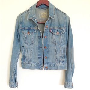 SOLD Levi's Jean Jacket