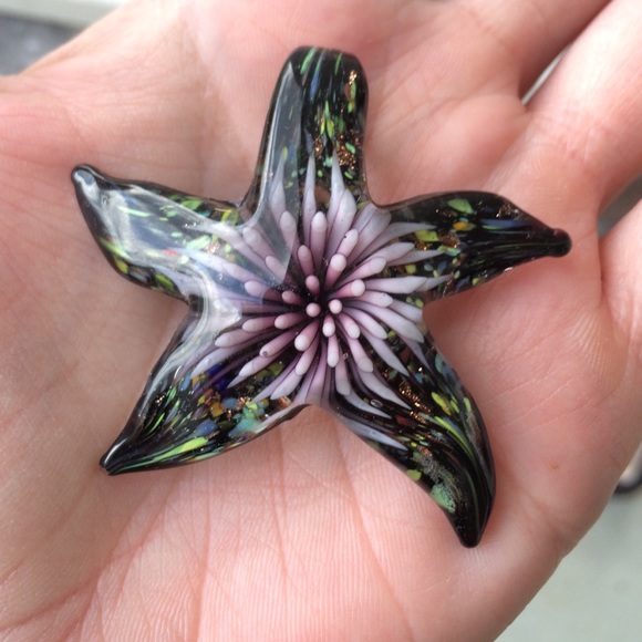 Buy 2 Get 3 FREE! Starfish glass pendant - Picture 2 of 3