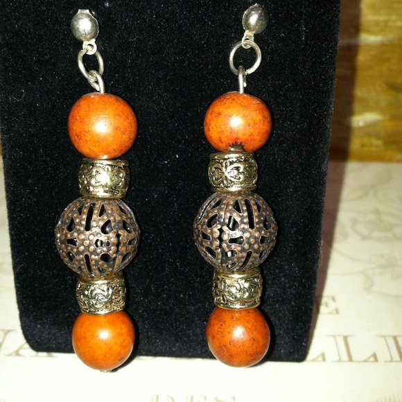 Falling For Fall Collection - Post Earrings - Picture 3 of 5