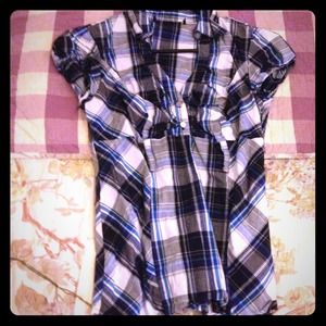 Plaid short sleeve shirt the V neak