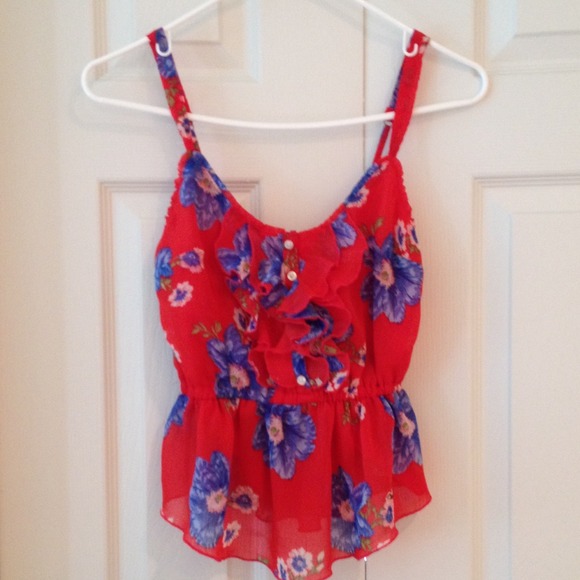 Red very cute top. SOLD!