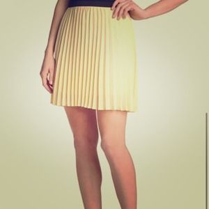 Willow & Clay Pleated Mini - Cream