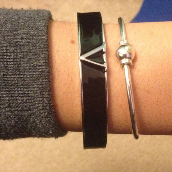 Authentic vince camuto bangle - Picture 1 of 1