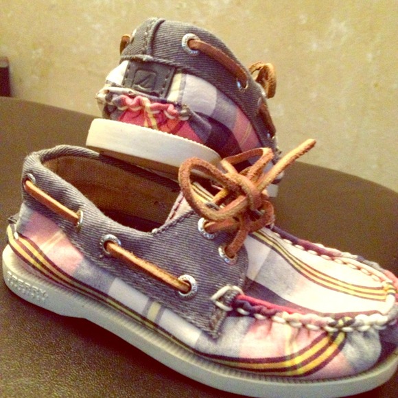 ✨SOLD✨Sperry Top-Sider Boys Plaid loafer