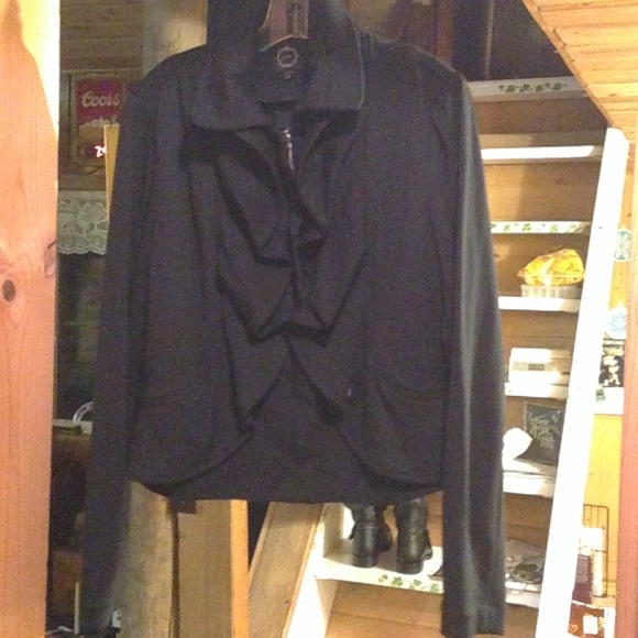 SOLD: Filtre Ruffle Front Knit Jacket - Picture 2 of 4