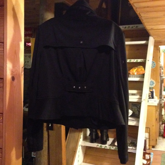 SOLD: Filtre Ruffle Front Knit Jacket - Picture 3 of 4