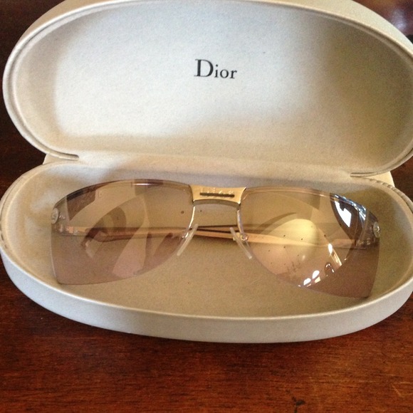 *SOLD IN BUNDLE* Dior sunglasses@jozigirl