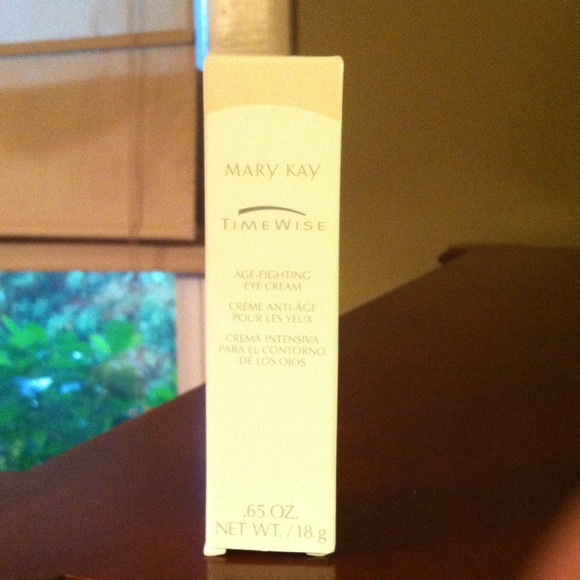 SOLD! Mary Kay Age-Fighting Eye Cream