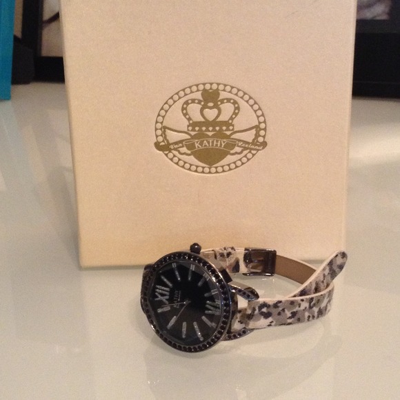 🕣Host Pick🕣 Kathy Van Zeeland wrap watch. - Picture 3 of 3