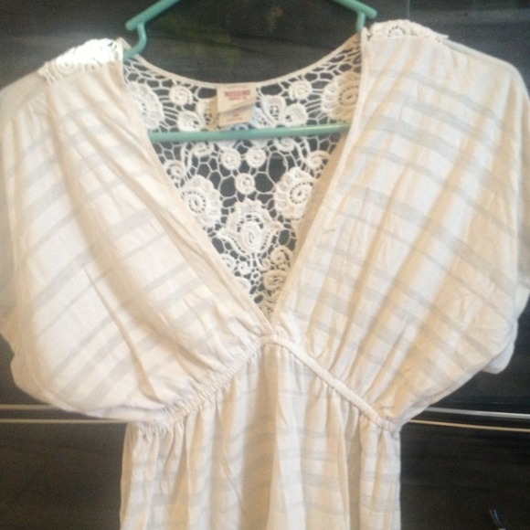 Mossimo v neck top - Picture 2 of 3