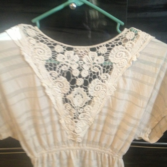 Mossimo v neck top - Picture 3 of 3