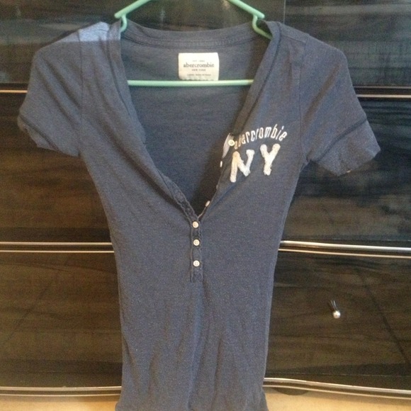 Buttoned tee - Picture 1 of 2