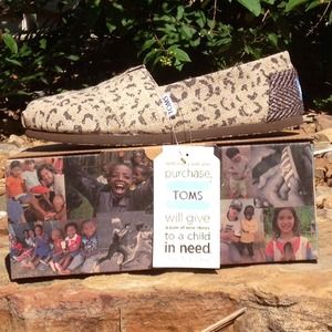 TOMS Leopard Print shoes