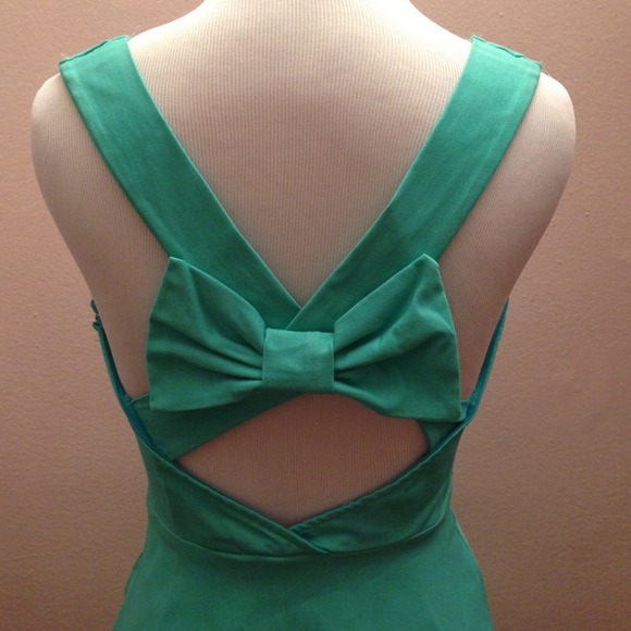 💕Lovely skater dress with bow back!🎀 - Picture 3 of 3