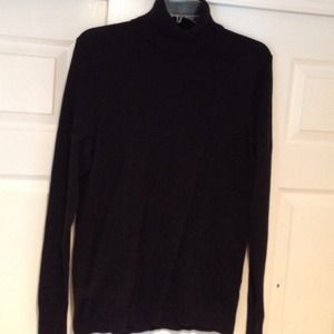 Lightweight black turtleneck
