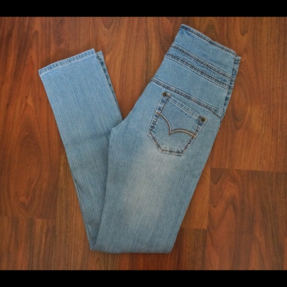❌SOLD❌ High Waisted Jeans